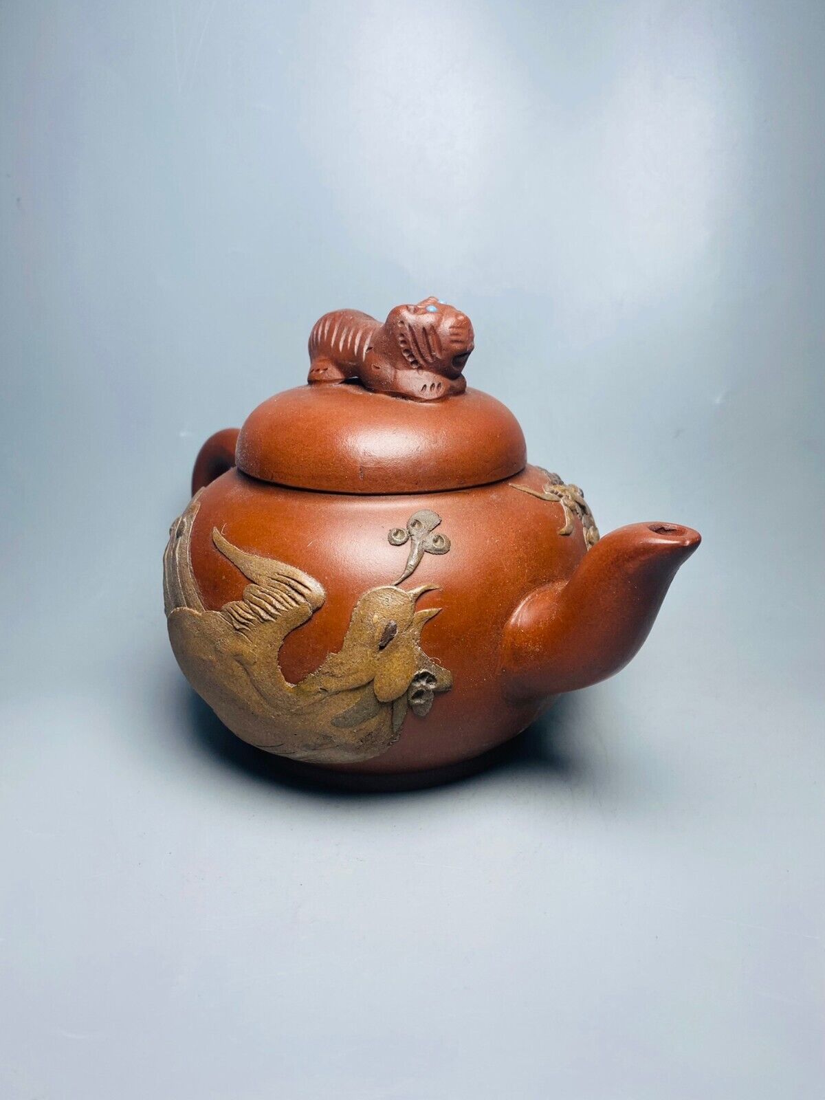 Chinese Yixing Zisha Clay Handmade Exquisite Teapot（卧虎藏龙 底款：周桂珍）