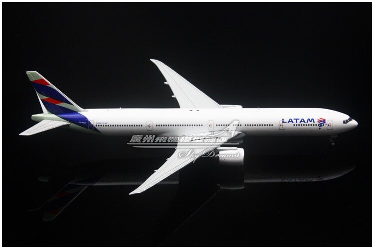 1:400 GeminiJets LATAM BOEING B777-300ER Airplane Diecast Plane Aircraft Model