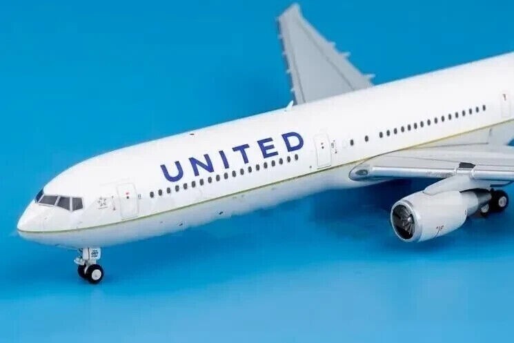 1:400 GeminiJets UNITED BOEING 767-400ER Passenger Plane Diecast Aircraft Model