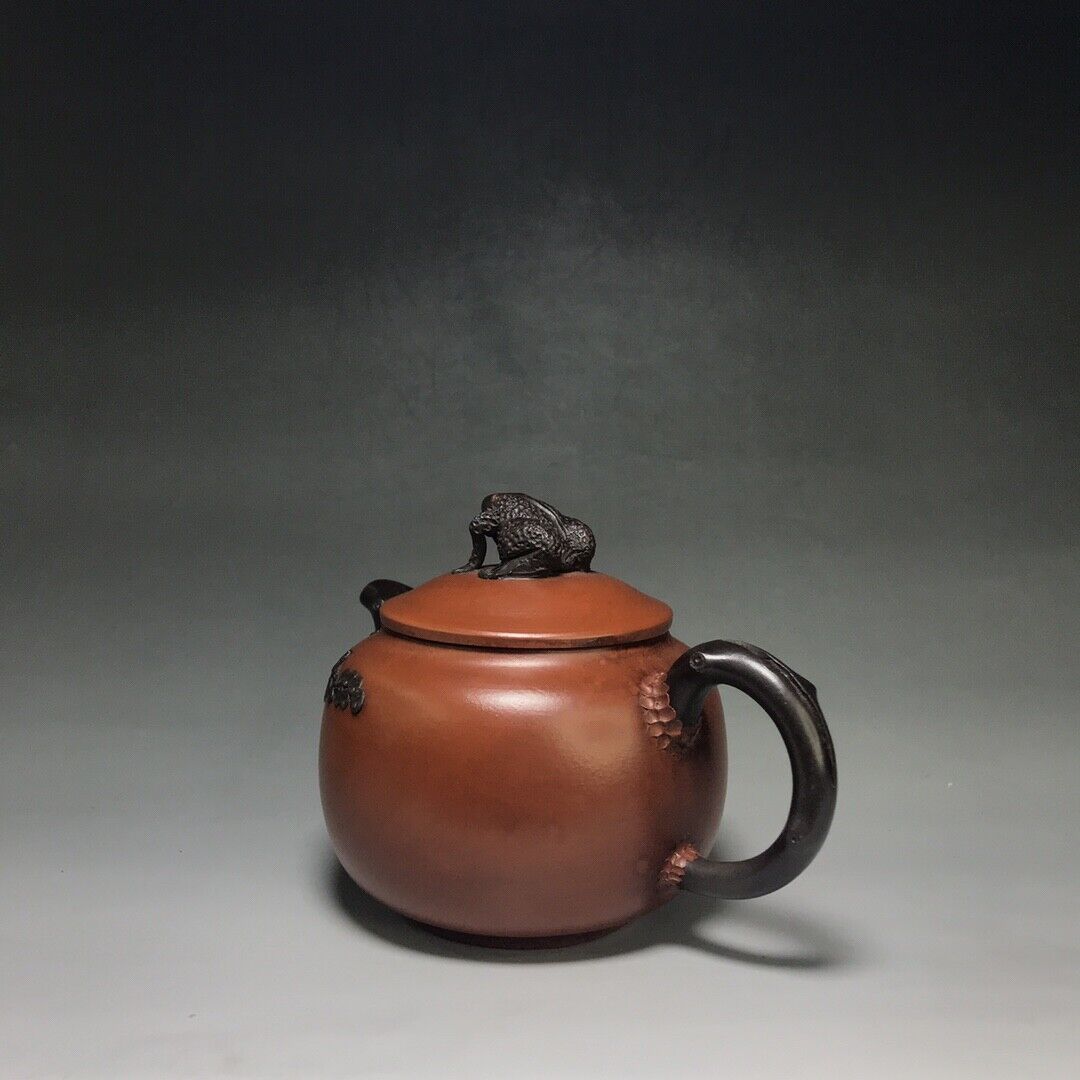 Chinese Yixing Zisha Clay Handmade Exquisite Teapot （蟾蜍壶 底款：蒋蓉）