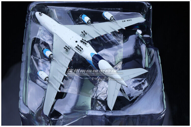 1:400 JC Wings Malaysia Airlines AIRBUS A380 Passenger Airplane Diecast Model
