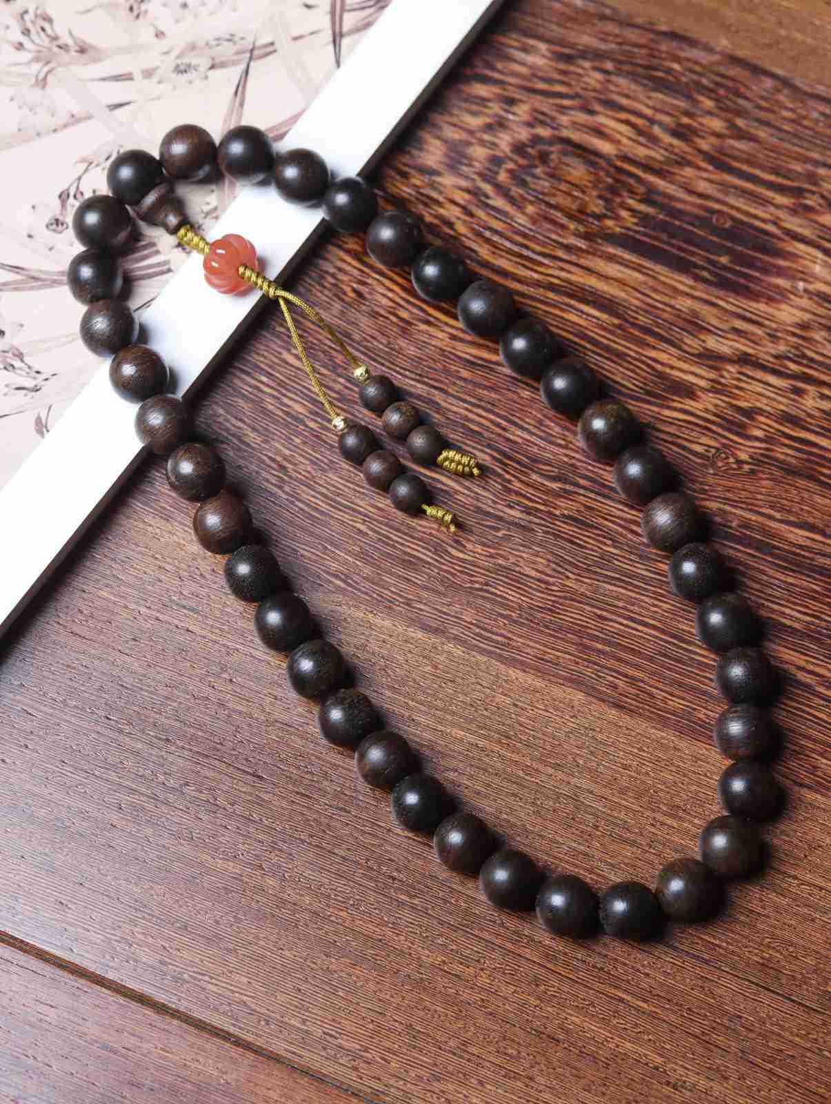 10mm Chinese Natural Eaglewood Handmade Exquisite Bracelets 31328