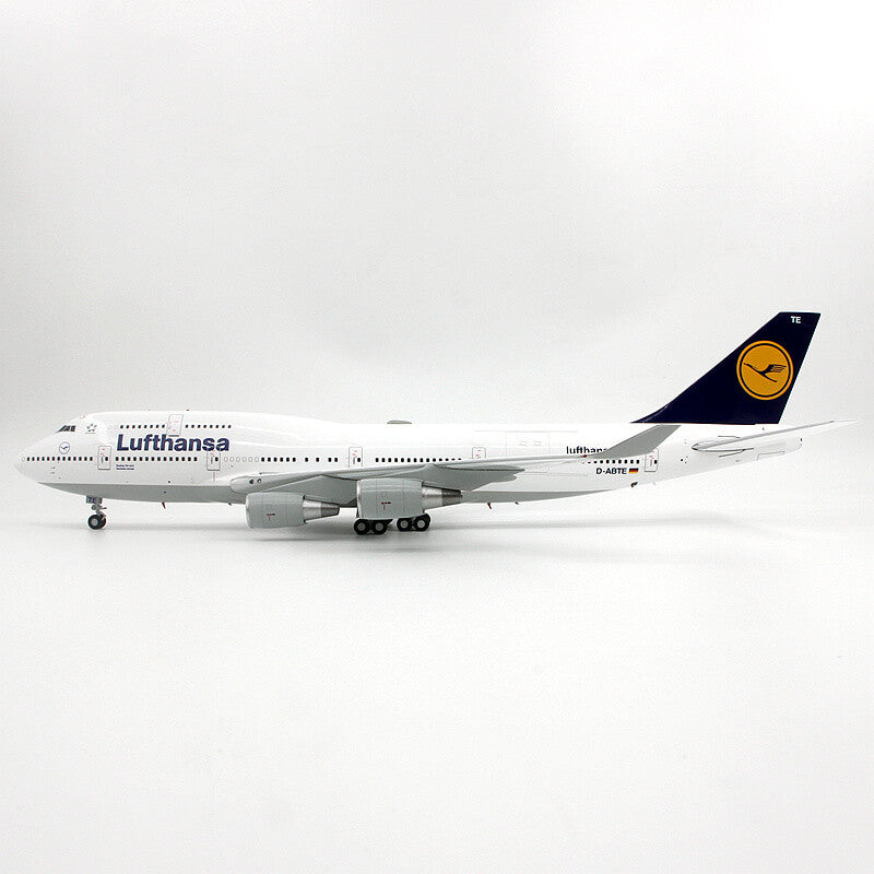JC Wings LUFTHANSA FOR BOEING 747-400 D-ABTE 1:200 DIECAST plane Pre-built Model