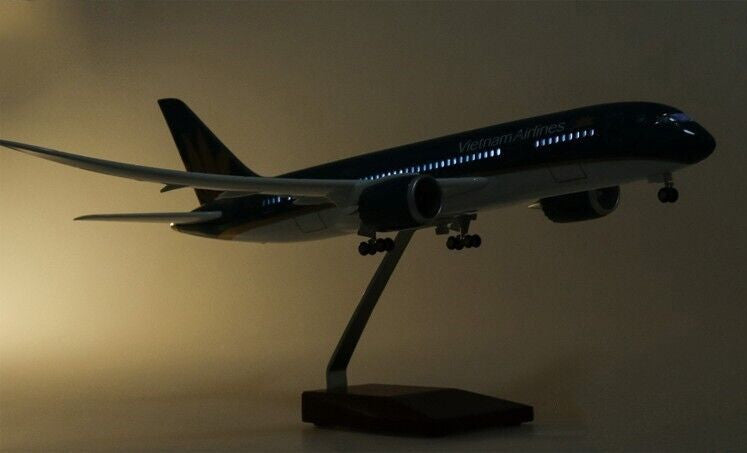 44CM Vietnam Airlines BOEING 787 Aircraft Led Sound-controlled Light Resin Model