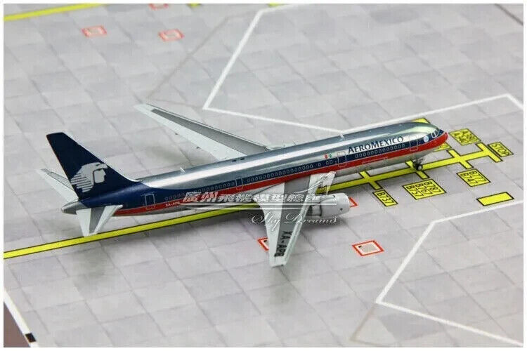 1:400 JC WINGS AEROMEXICO BOEING 767-300ER Passenger Airplane Diecast Model