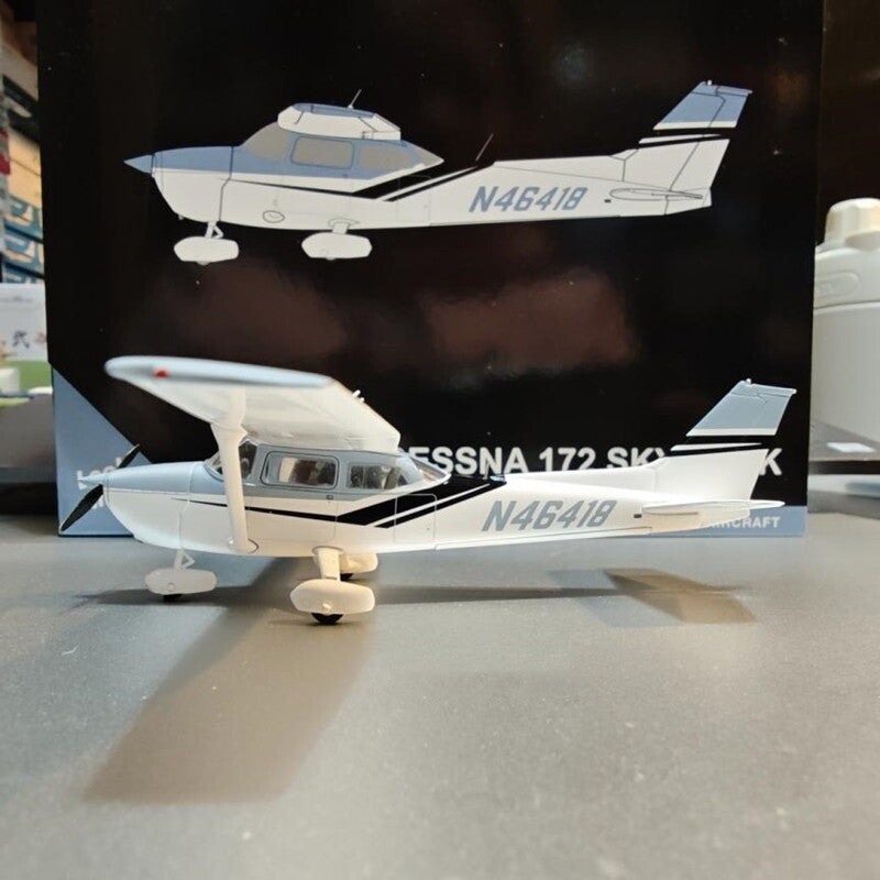 1:72 GeminiJets Cessna 172M Skyhawk N46418 Diecast Aircraft Model