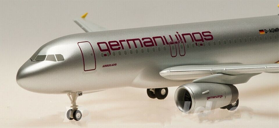 1:200 Hogan Germanwings AIRBUS A319 Passenger Airplane ABS Plastic Plane Model