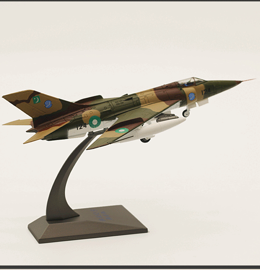 1:72 21CM Q-5 Attack Aircraft Fighter Plane Diecast Military Airplane Model