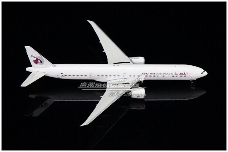 1:400 Phoenix QATAR AIRWAYS BOEING 777-300ER Passenger Airplane Diecast Model