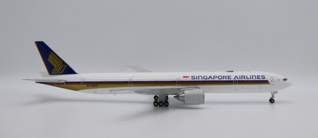 1:200 JC Wings Singapore Airlines BOEING B777-300ER Plane Diecast Aircraft Model