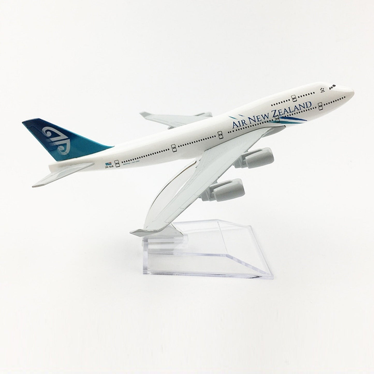 1:400 16cm Air New Zealand B747 Plane Model Aircraft Diecast Metal Ornaments