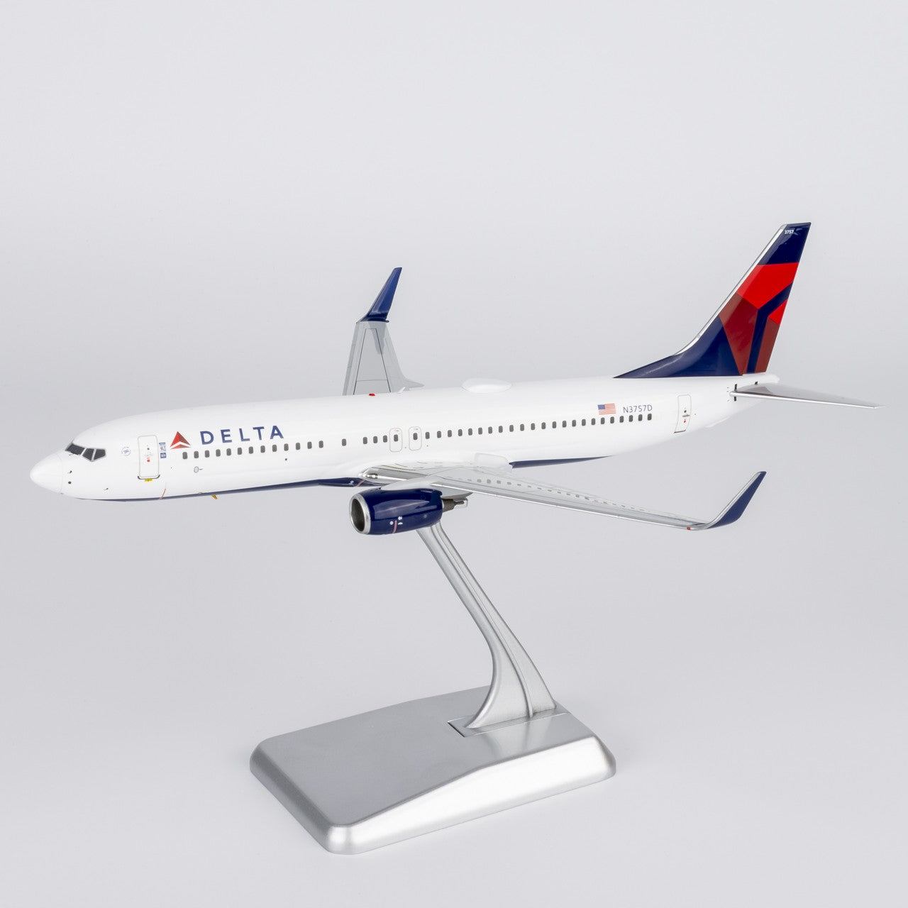 1:200 NGmodels Delta Air Lines B737-800 Passenger Diecast Airplane Model