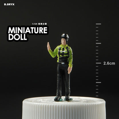 1/64 Scale Figure Model Police Officer Directing Traffic Scene Model Toy