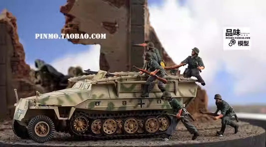 1/72 German Car Mounted Soldier 5 Soldier Model