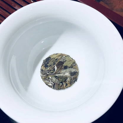 FuDing white tea Bai mu dan cake, Lao Bai Cha Old aged Small Pai Mu Tan cake tea