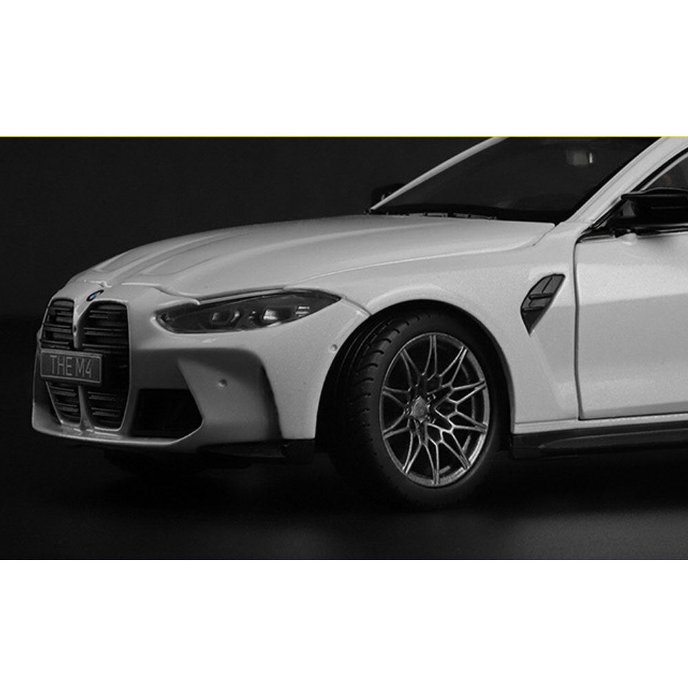 1/23 Scale BMW M4 G82 Model Car Alloy Metal Diecast Collectible Vehicle White