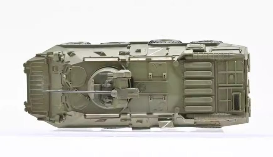 Sanrong 1/72 BTR80A with 1 man Finished Military Tank Model 72303 Russo-Ukrainia