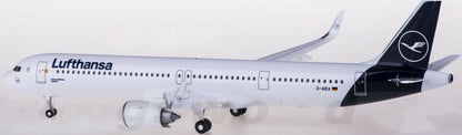 1:200 Hogan Lufthansa AIRBUS A321neo Passenger Airplane ABS Plastic Plane Model