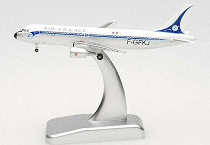 31CM 1:200 HOGAN LATAM BOEING 787-9 Passenger Airplane Solid ABS Plastic Model