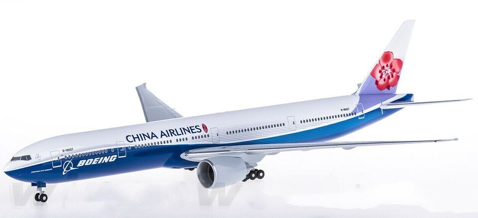 1:200 37CM Hogan CHINA AIRLINES B777-300ER Passenger Airplane ABS Plastic Model