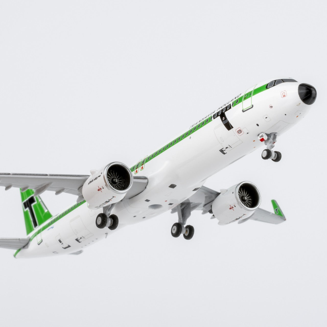 1:400 NGmodels Transavia Airbus A321neo Passenger Airplane Diecast Plane Model