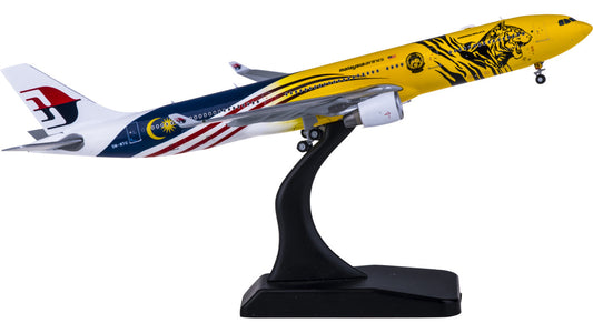 1:400 JC Wings Malaysia Airlines AIRBUS A330-300 Passenger Plane Diecast Model