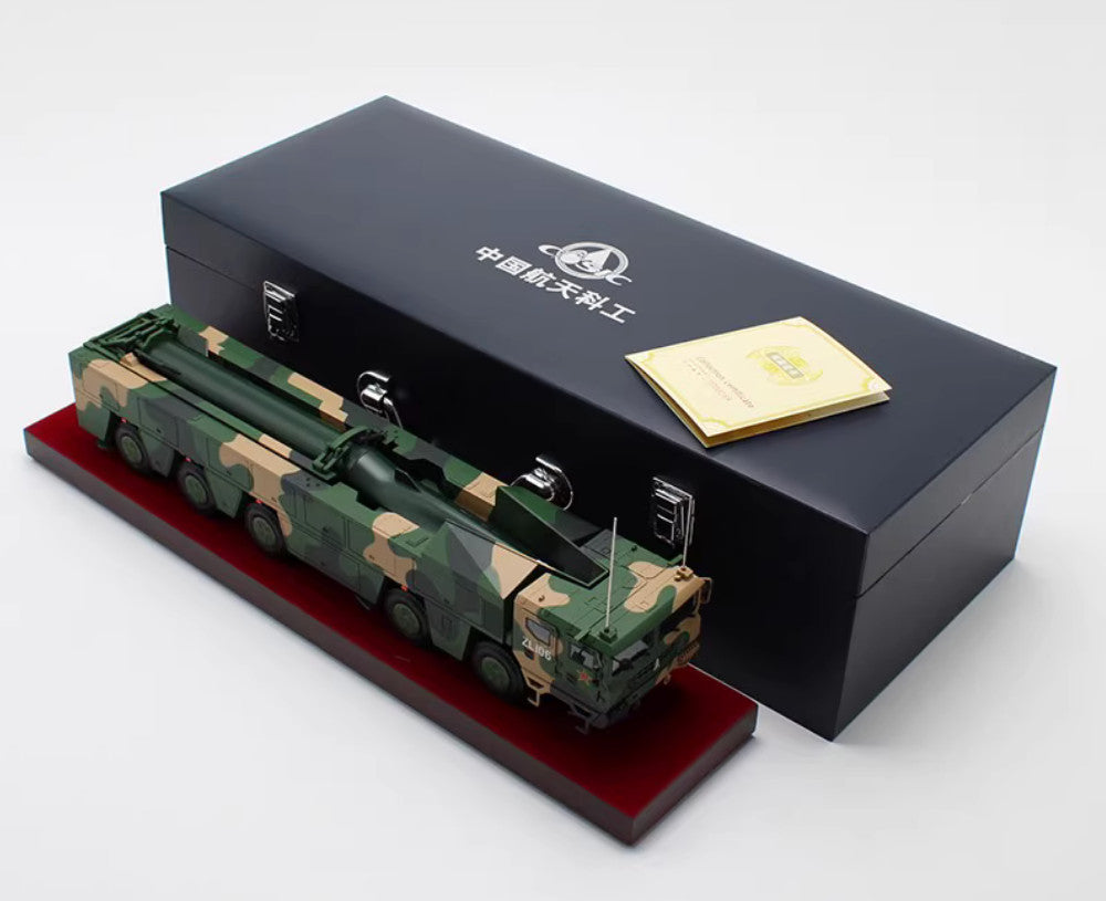 1:30 45CM CASIC DF-17 Missile Launcher Truck Diecast Military Armor Model