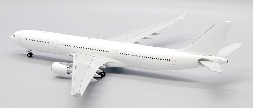 1:200 32CM JC Wings AIRBUS A330-300 Blank Airplane GE Engine Diecast Plane Model
