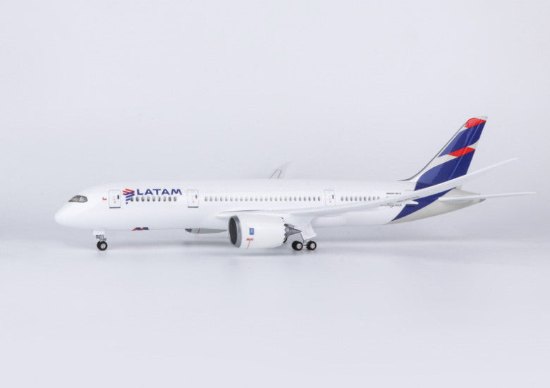 1:130 43CM LATAM BOEING 787 Passenger Airplane Landing Gear Resin Aircraft Model