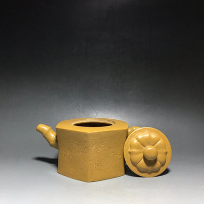 Chinese Yixing Zisha Clay Handmade Exquisite Teapot（六方 底款：顾景舟）