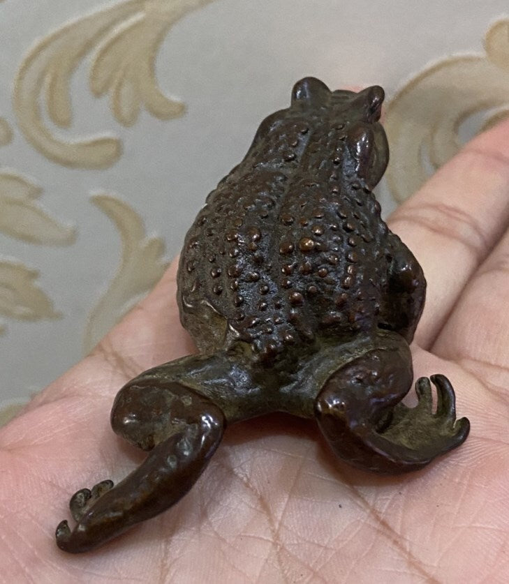Old Bronze Hand Casting Fortune Frog Statue Netsuke Jin Chan Tea Pet Tray Deco