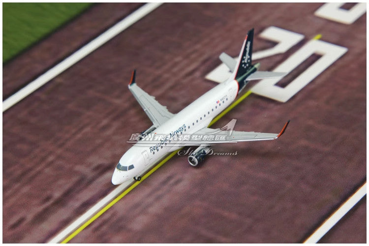 1:400 GeminiJets Republic Airways Embraer ERJ-175 Passenger Plane Diecast Model