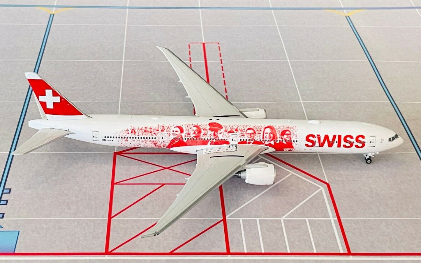 1:400 Phoenix SWISS BOEING 777-300ER Passenger Aircraft Diecast Airplane Model
