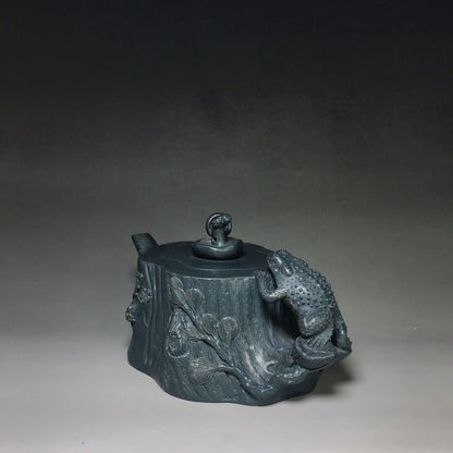 Chinese Yixing Zisha Clay Handmade Exquisite Teapot （金蟾壶 底款：燕萍）