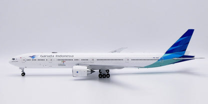 1:200 37CM JC Wings Garuda Indonesia BOEING 777-300ER Airplane Diecast Model