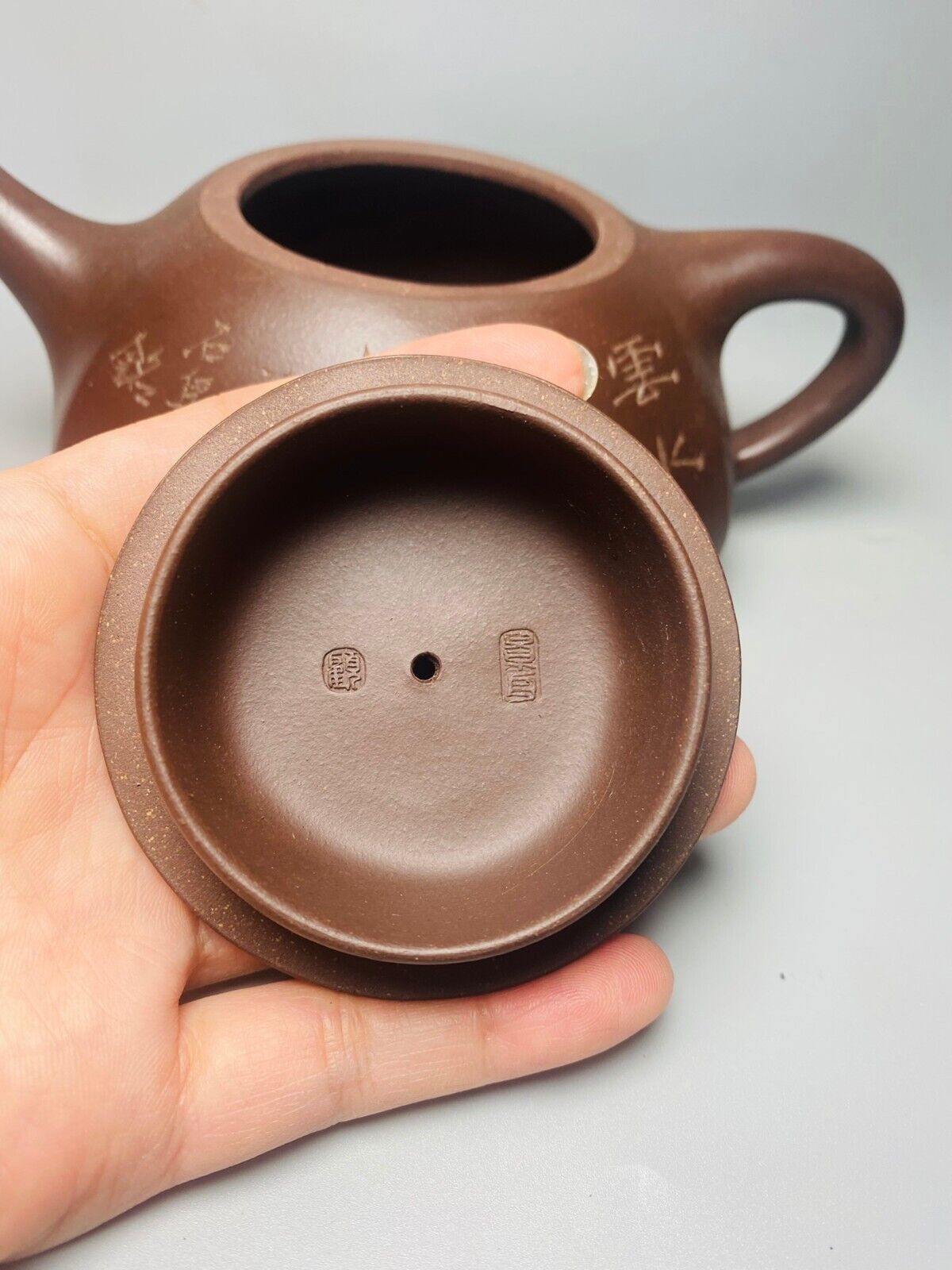 Chinese Yixing Zisha Clay Handmade Exquisite Teapot （六方刻字石瓢 底款：曼稀陶艺顾景舟）