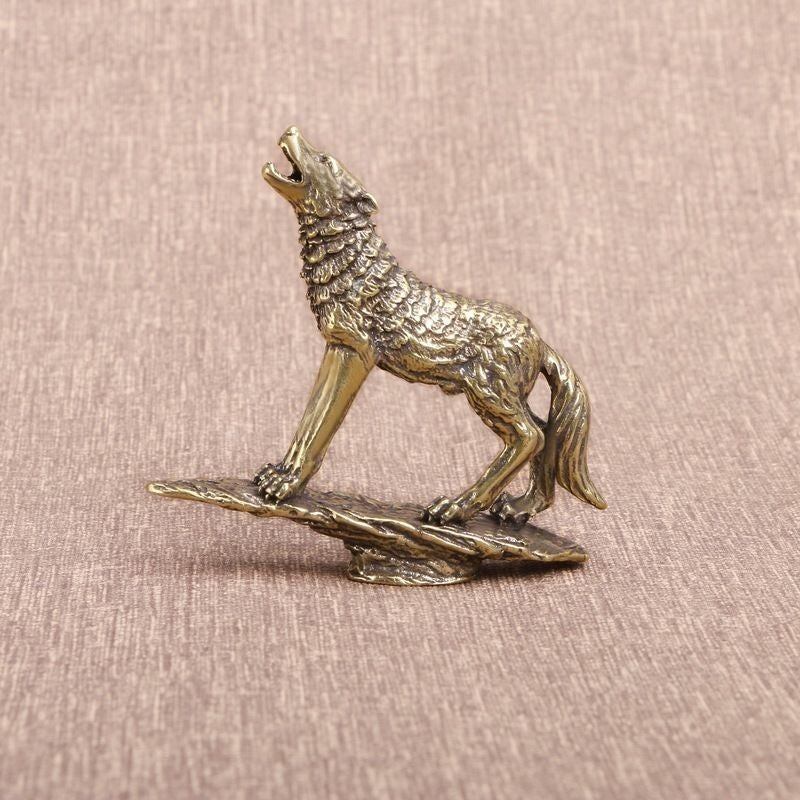 Solid Brass Wolf Ornament Rock Wolf Totem Tea Pet Retro Copper Craft