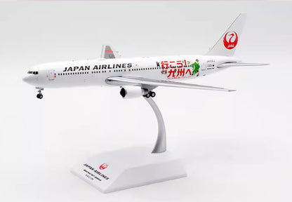 1:200 28CM JC Wings JAPAN AIRLINE BOEING 767-300ER Passenger Plane Diecast Model
