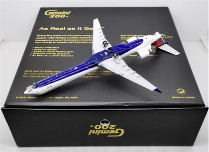 Geminijets for DELTA for BOMBARDIER CRJ900 N821SK 1/200 Aircraft Pre-built Model