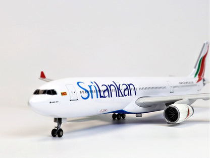 1:135 47CM SriLankan AIRBUS A330 Airplane Landing Gears Resin Aircraft Model