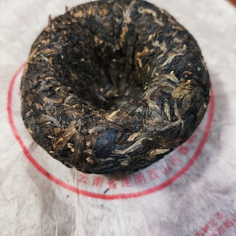 金奖有机千禧树 Tuo Banzhang 普洱茶 2003 100 克生普洱-