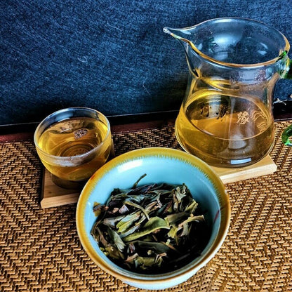 Premium Yunnan Pu'er Tea Healthy Drink Impression Peacock Cha Tea Cake 357g