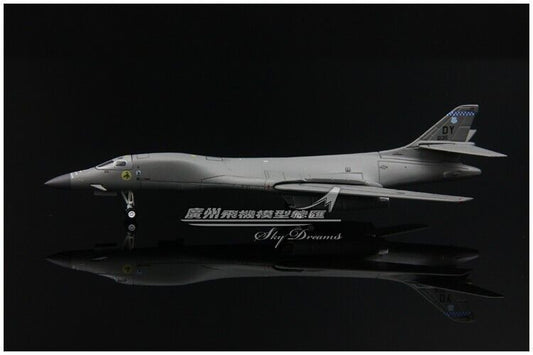 1:400 GeminiJets U.S. AIR FORCE B-1B Passenger Aircraft Diecast Airplane Model