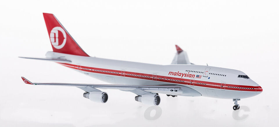 1:400 JC Wings Malaysian BOEING 747-400 Passenger Airplane Diecast Plane Model