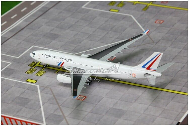 1:400 JC Wings France Air Force AIRBUS A330-200 Passenger Airplane Diecast Model