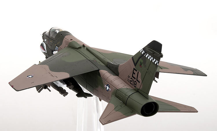 CW A-7D CORSAIR II U.S.A.F 23RD TFW 75TH TFS EL218 ENGLAND AFB 1/72 plane model