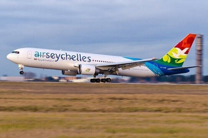 1:400 Phoenix Air Seychelles BOEING 767-300ER Passenger Airplane Diecast Model