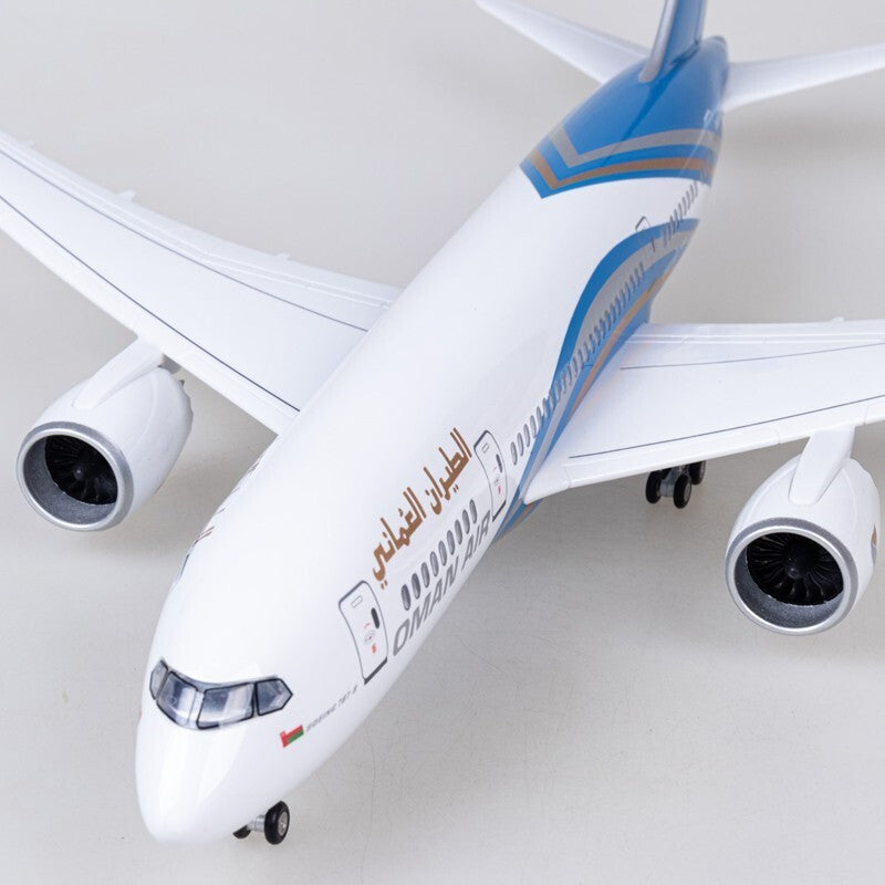 1:130 43CM OMAN AIR BOEING 787 Passenger Airplane Landing Gear Resin Plane Model