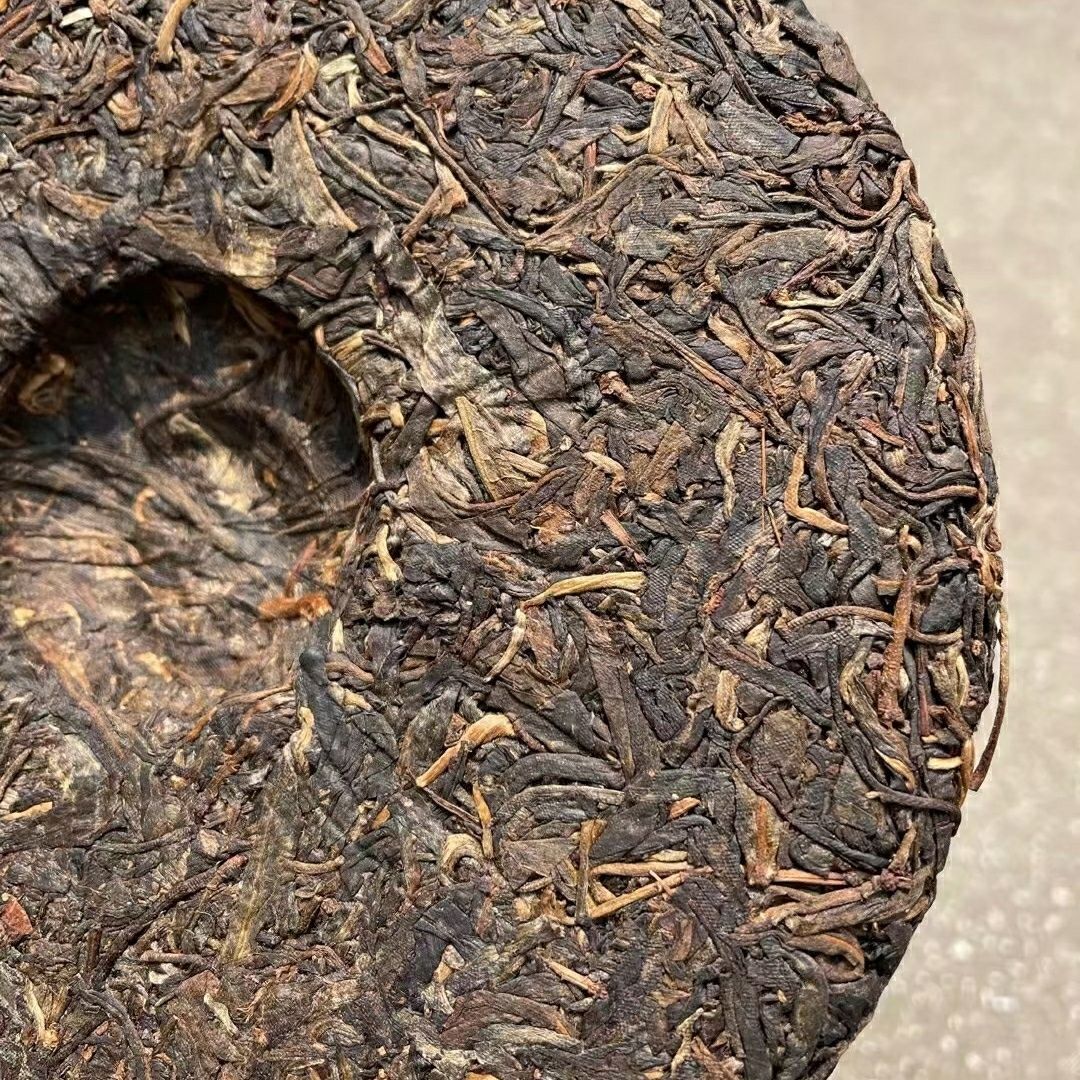2004 Haiwan Yun Nan Wild Tea Aged Puer Cake Tea Puerh Raw Pu-erh Tea 357g Raw
