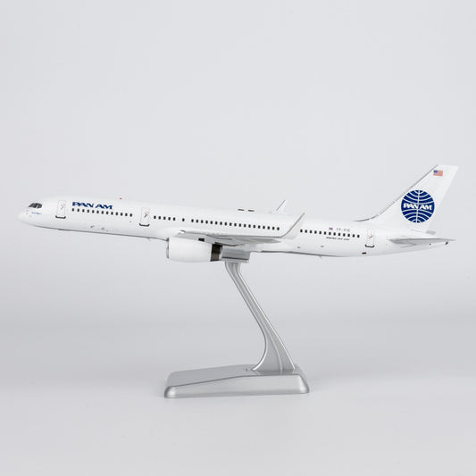 1:200 NGmodels Icelandair Boeing 757-200 Passenger Airplane Diecast Plane Model
